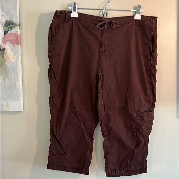 DANSKIN NOW Pants - Danskin Now Brown Cargo Capri Pants with Classic Fit
